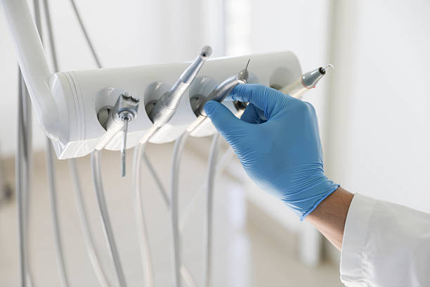 Professional Tooth Extraction technician working in Vernon Hills, IL